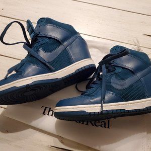 Nike Hidden Wedge Sneakers Teal/ Forest Green Size 6